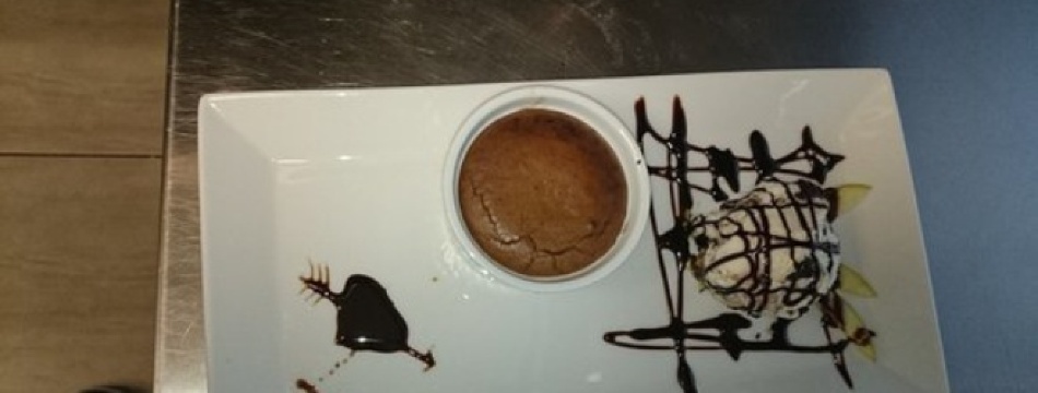 Gusto Bistro - Restaurant - Cafe