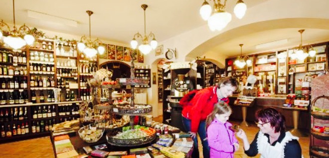 Ernst Schmole Nachf. Weinhaus & Café