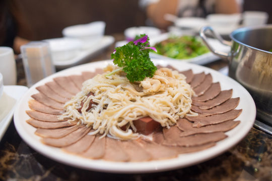 许府牛鲜牛肉火锅(京东广场店)