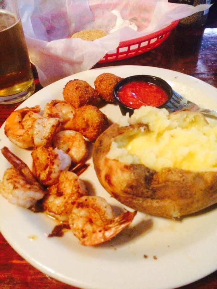 Montana Saloon & Grill