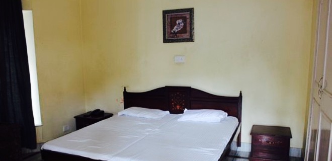 Midway Resort餐厅图片