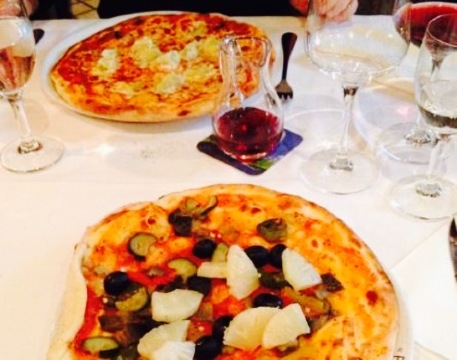 Restaurant & Pizzeria Pulverturm餐厅图片