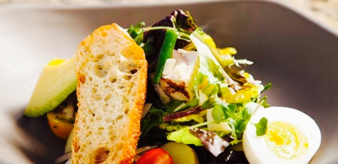 Poolside Cafe at The Ritz-Carlton