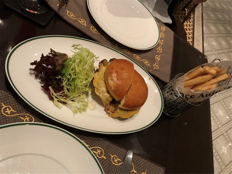 澳门一日游攻略:从大三巴牌坊到澳门巴黎人,从