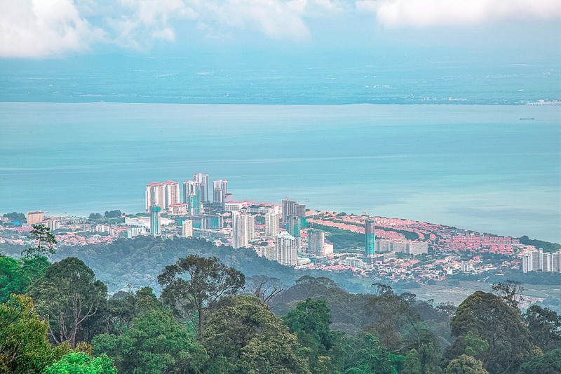 升旗山俯瞰槟城山海风光