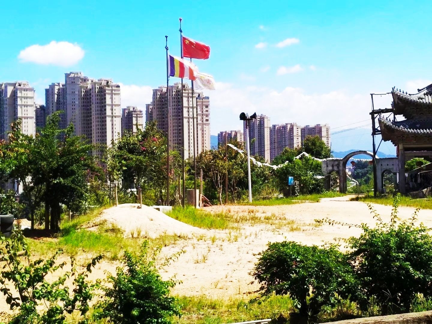 张白土卧龙山恩凌古寺