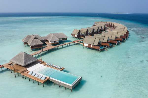 马尔代夫瑰宝岛Heritance Aarah -打卡网红海上无边泳池