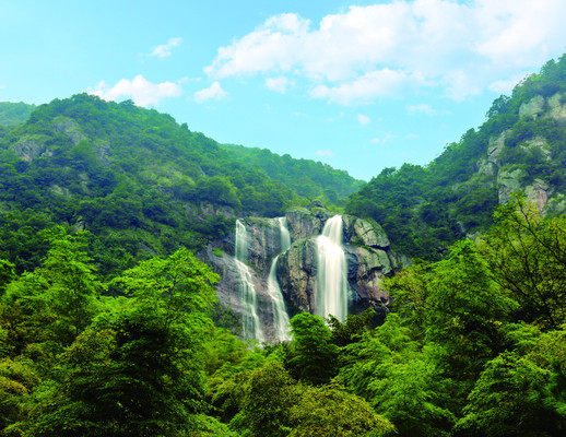 奇山秀水谷幽的五龙潭，让人回归自然山水，感知浙东地方文化。