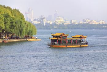 杭州雷峰塔+西湖游船+花港观鱼+灵隐寺+飞来峰一日游【西湖游船、雷峰塔、苏堤春晓、花港观鱼、飞来峰、灵隐寺(不含香花券35元)远观:三潭印月、白堤、断桥。】