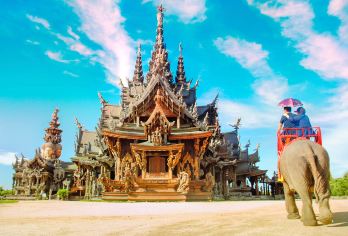 专车畅游曼谷出发：真理寺+七珍佛山+东芭乐园+Tutu 【[可升级体验]东芭乐园骑大象20分钟，近距离感受大象魅力，打卡热带风情！】