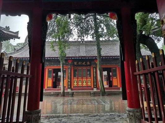 宝鸡这个县也有个诸葛亮庙 雨后仿佛加了一层美颜“滤镜”