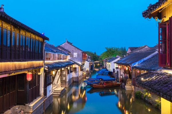 一夜一周庄,一昼一水乡