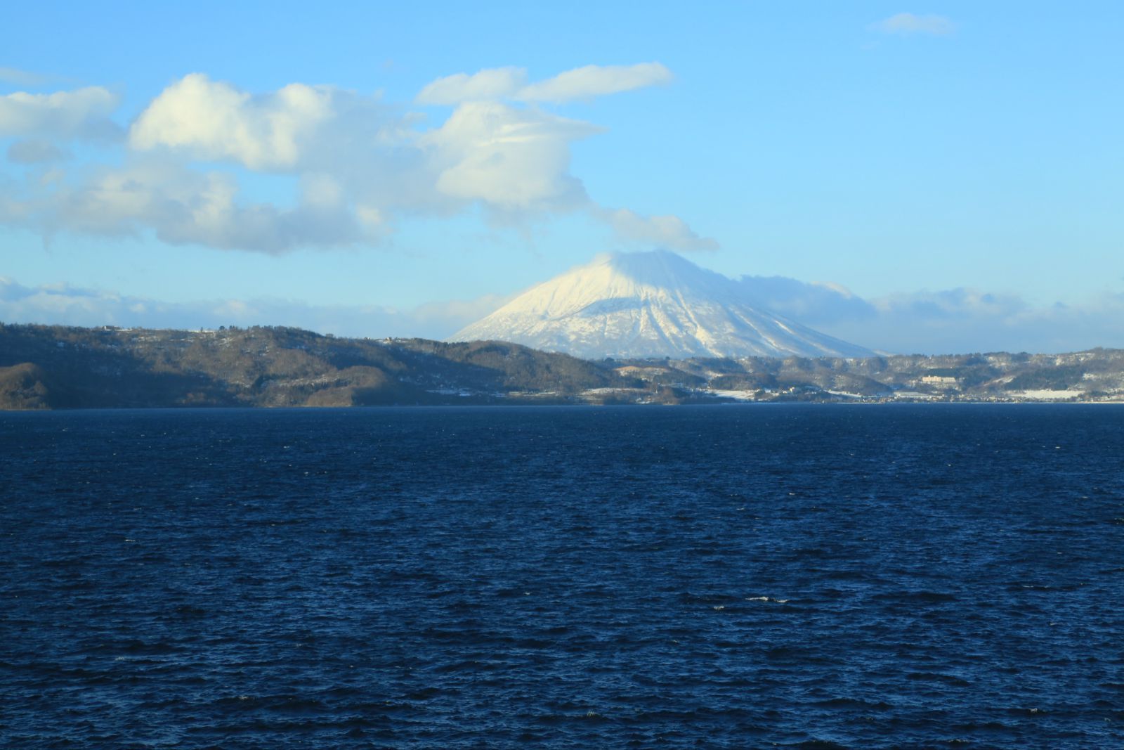 宁静洞爷湖