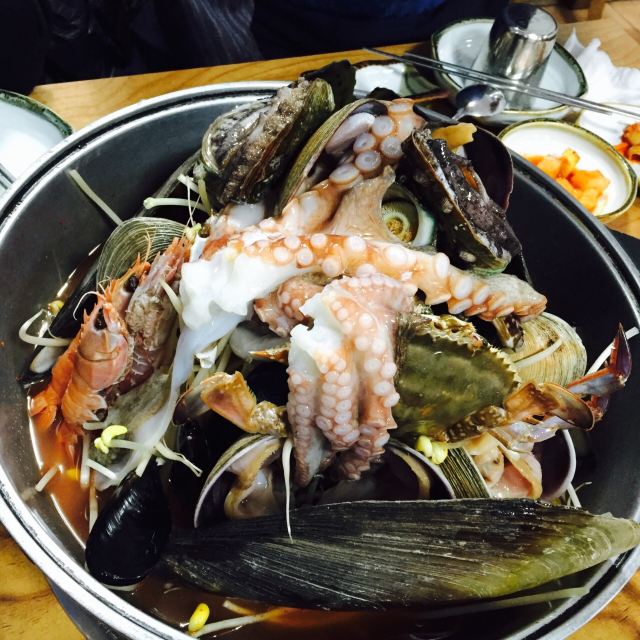 Sanxing acupoint seafood pot