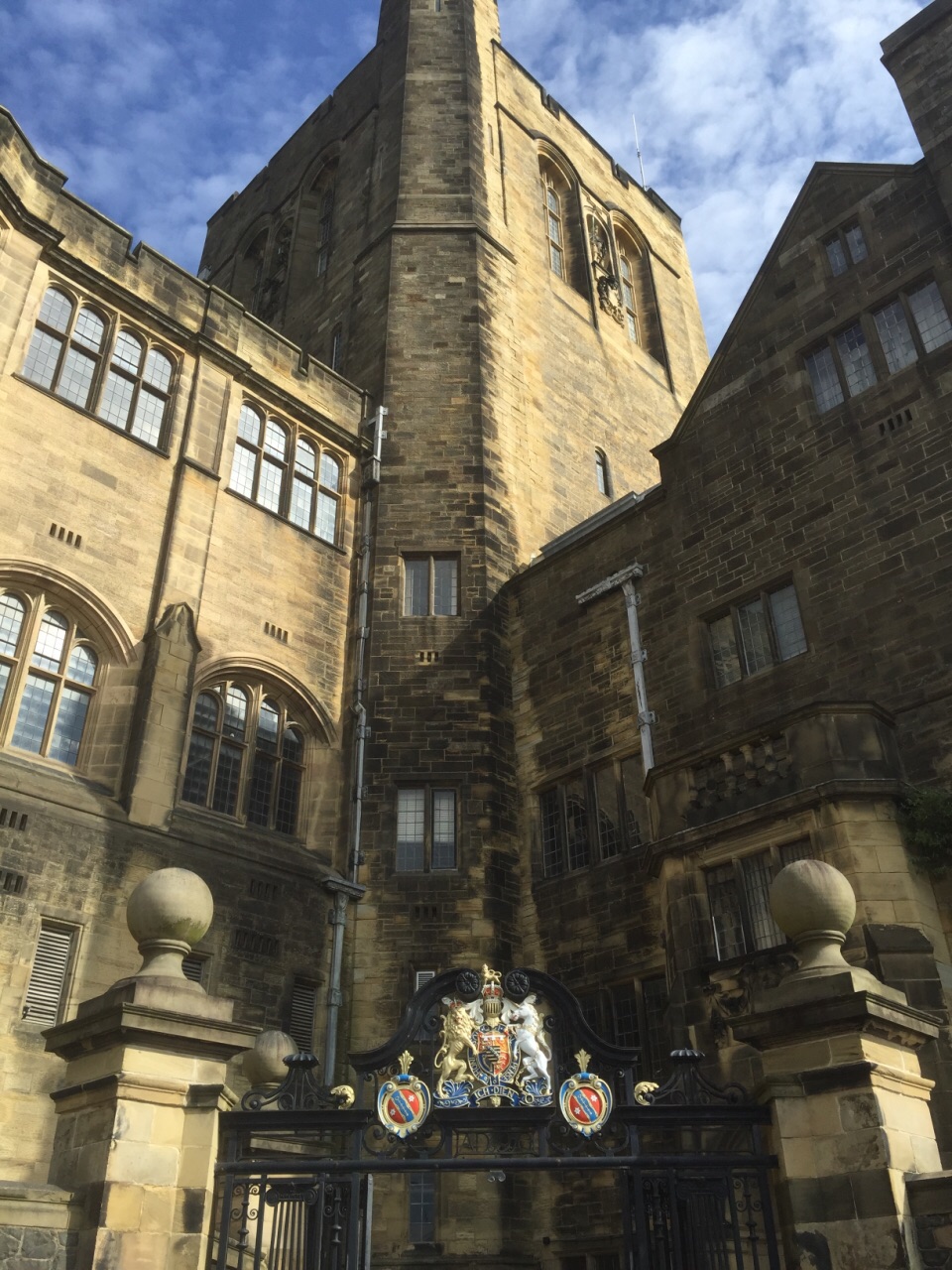 #寻找最美校园#英国威尔士亲王封地上古老的班戈大学