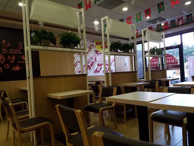 华莱士·全鸡汉堡(空港中心城店)