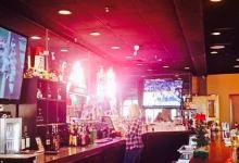 The 19th Hole Bar and Grill美食图片