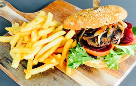 The Woombye Pub