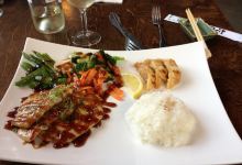 Tuxedo Sushi美食图片