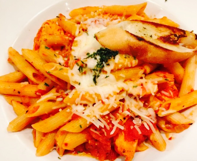 Alloro Restaurant and Bar餐厅图片