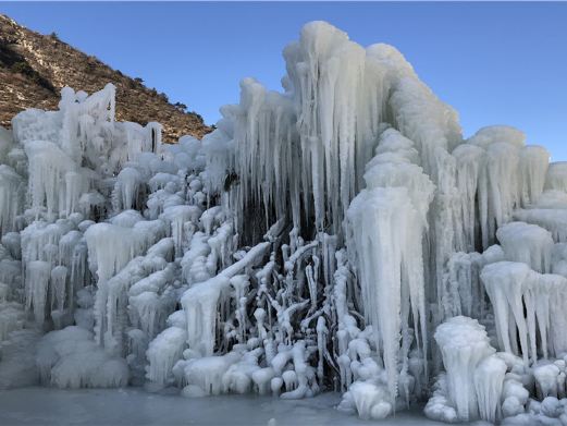中国神奇河坎子冰瀑冰雪大世界
