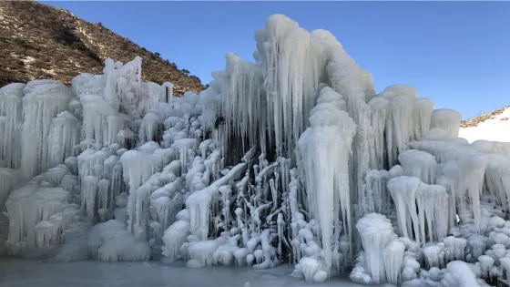 中國神奇河坎子冰瀑冰雪大世界