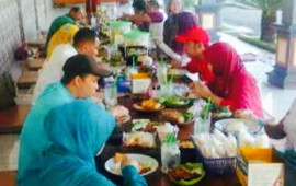 Bebek Goreng Bu Lely