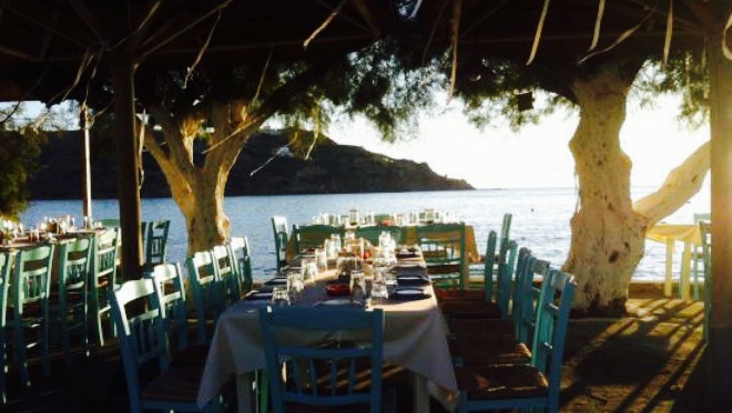 Dyo Tzitzikia Sta Armyrikia