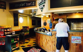 DJ's Pizzeria