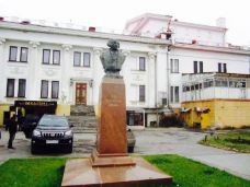 N. V. Gogol monument-伏尔加格勒