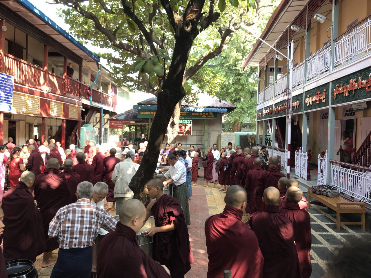 缅甸行行摄摄第三站 曼德勒 马哈伽纳扬僧院