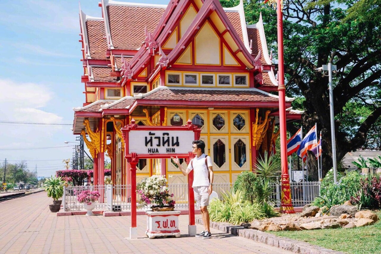 华欣火车站，泰国最美火车站。