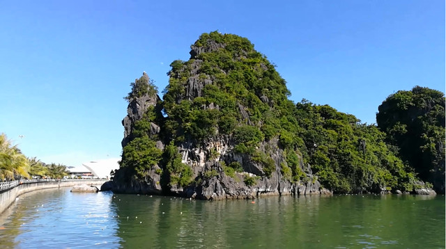 越南城市里，也有个“下龙湾”，一样是人间仙境