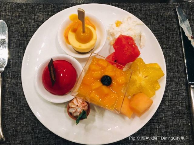 Ebony 悅鉑尼