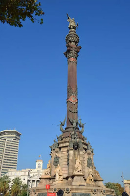巴塞罗那港口的哥伦布雕像 | 浮雕都讲了个什么样的故事？