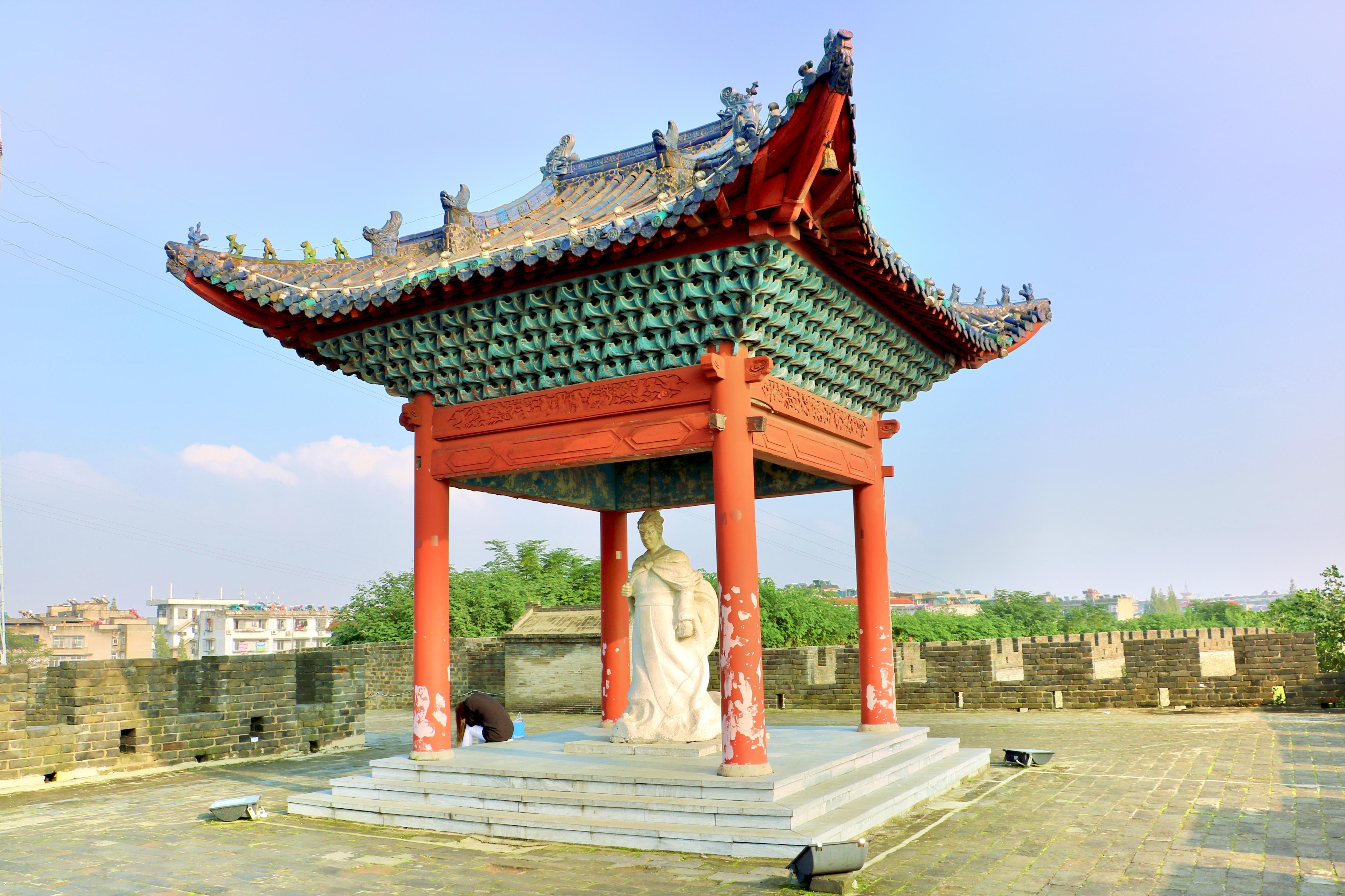 夫人城