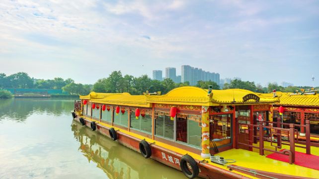 凤城河画舫游船