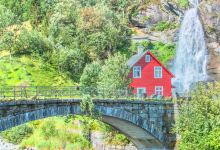 Steinsdalsfossen Waterfall景点图片