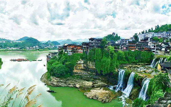 中国最古老的古镇—芙蓉镇- 湘西土家族苗族自治州游记攻略【携程攻略】