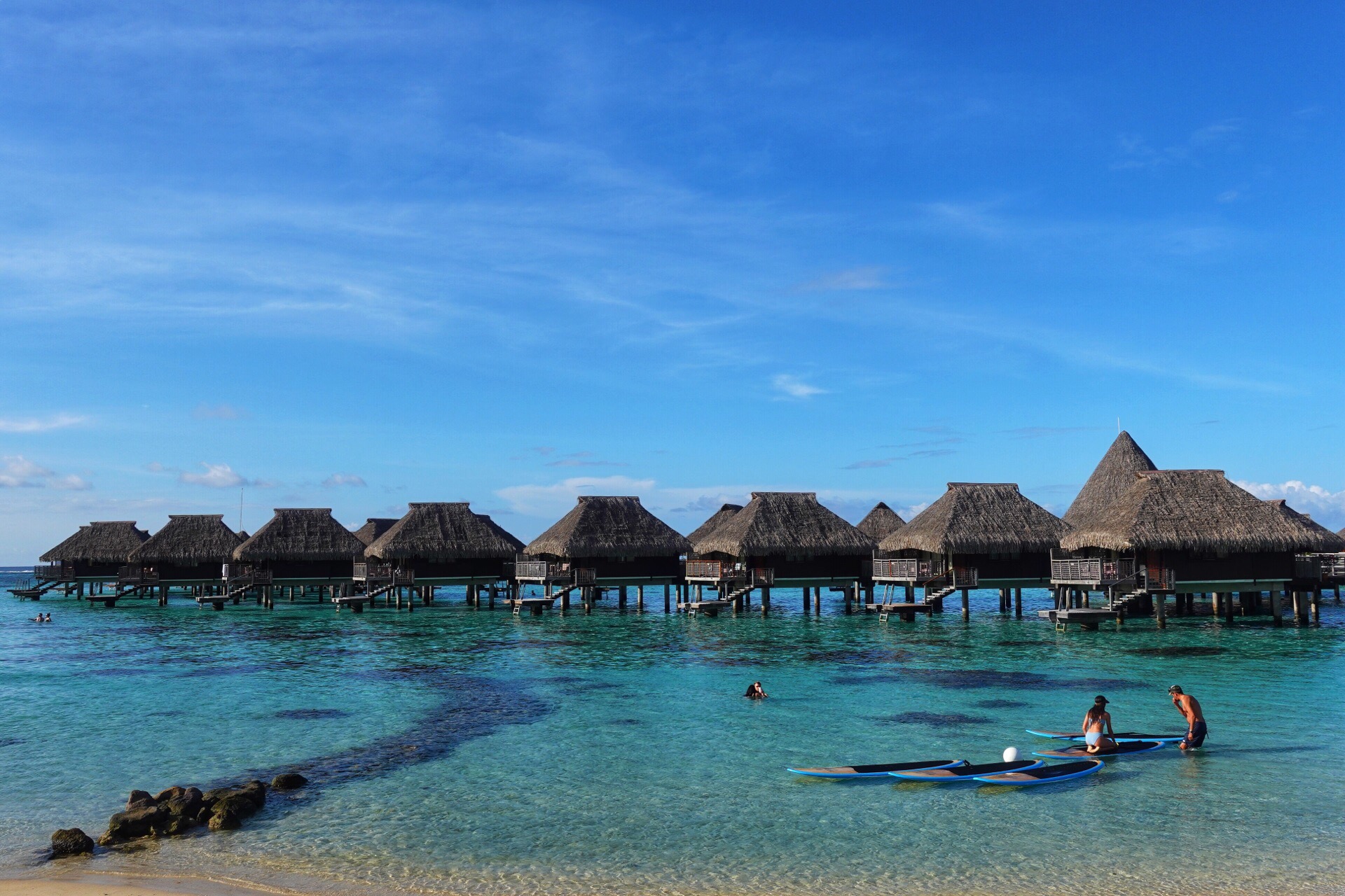 #向往的生活 最浪漫的选择，茉莉亚岛的酒店水屋