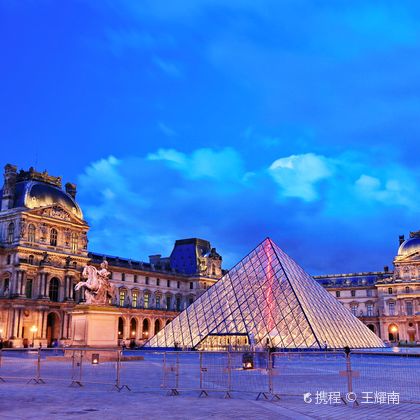 法国巴黎卢浮宫+杜乐丽花园+塞纳河+巴黎圣母院+蓬皮杜国家文化艺术中心+巴黎迪士尼乐园二日游
