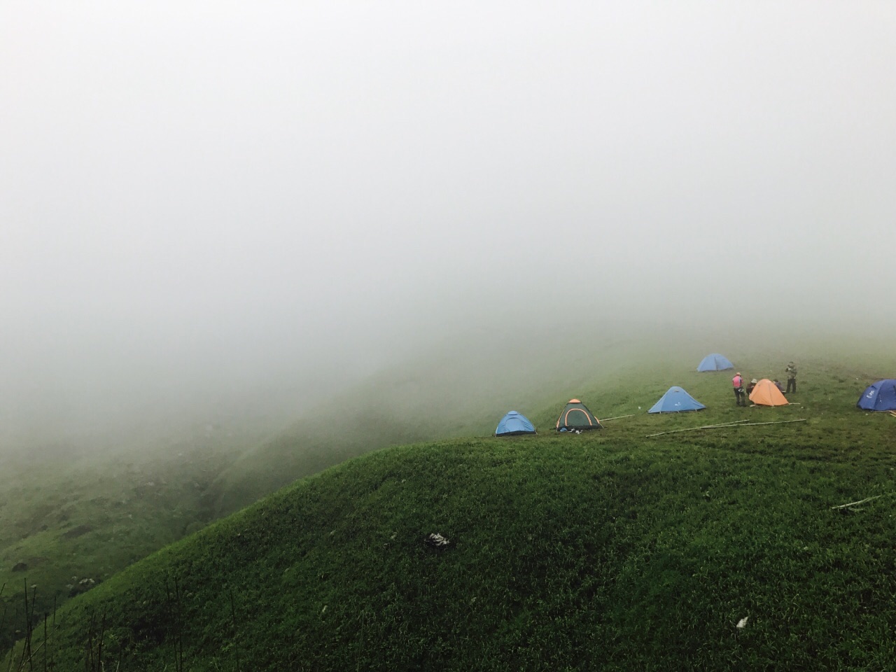 走在云端的武功山上的帐篷