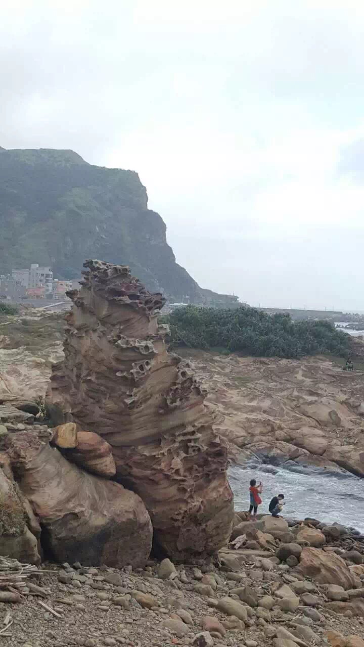 海蚀形成的奇石景观