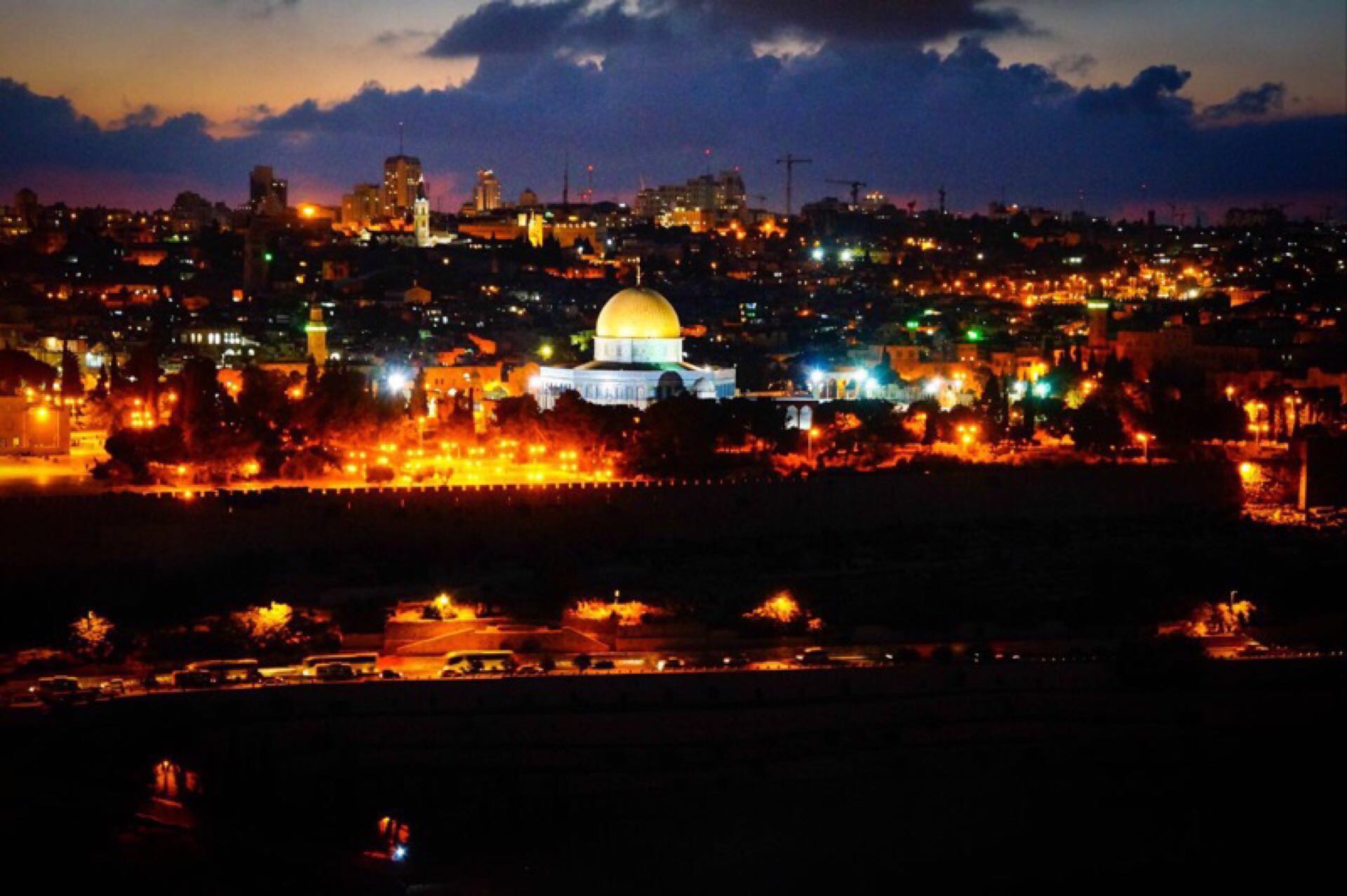 橄榄山的落日与夜景，世间若有十分美，九分在耶路撒冷
