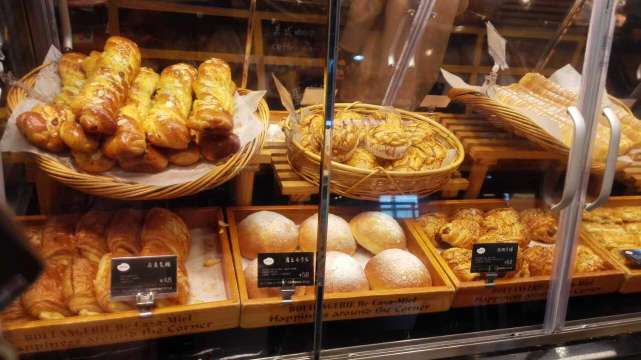 皇冠幸福里动物奶油生日蛋糕(汉口北店)