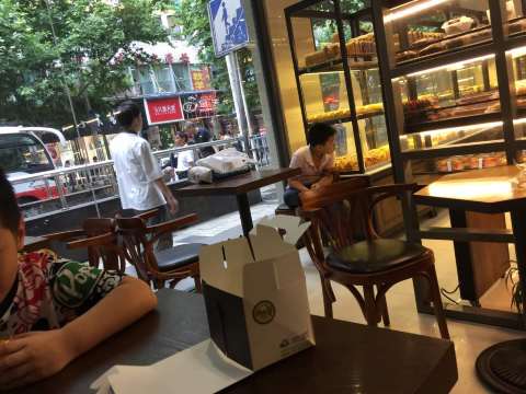 嘉利华(白岩路店)