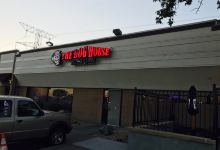 The Dog House Bar and Grill美食图片