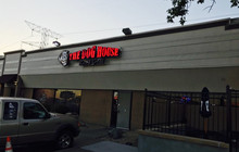 The Dog House Bar and Grill餐厅图片