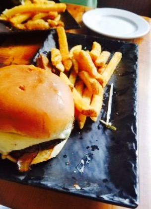 Upstate Bar and Grill餐厅图片