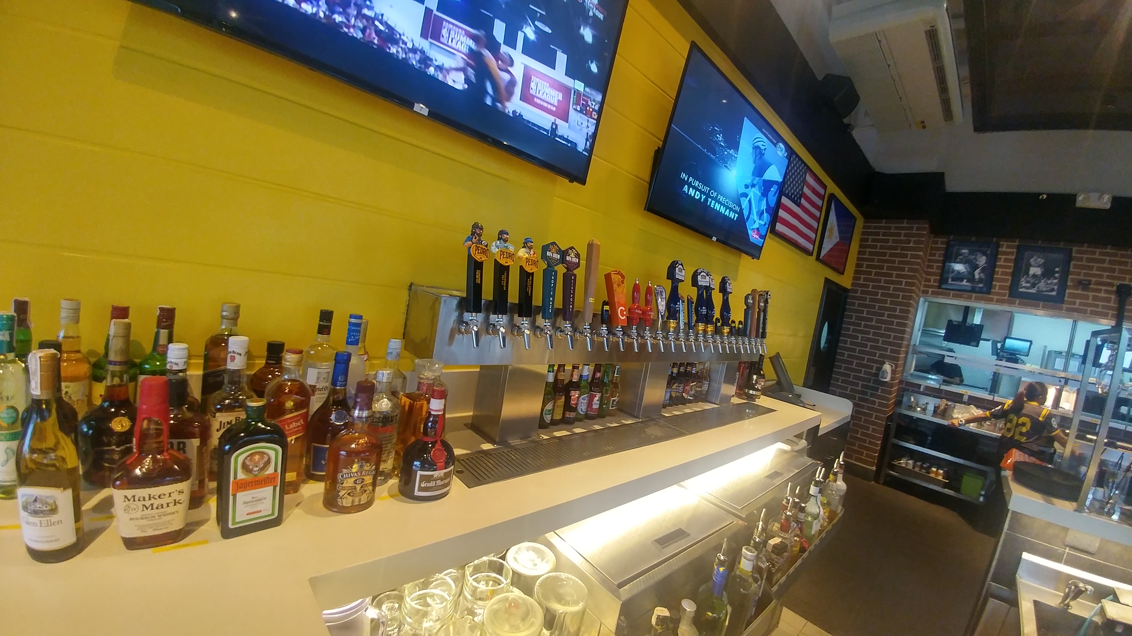 Buffalo Wild Wings餐厅图片